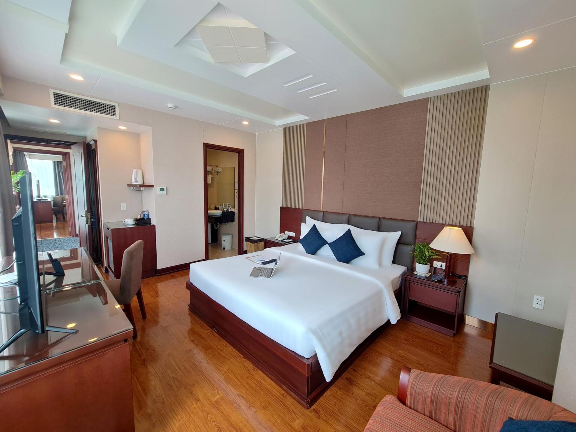 Kin Hotel Thi Sach Ho Chi Minh City Bagian luar foto