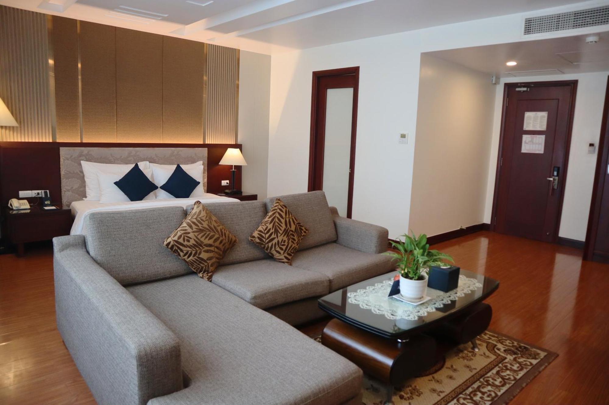 Kin Hotel Thi Sach Ho Chi Minh City Bagian luar foto